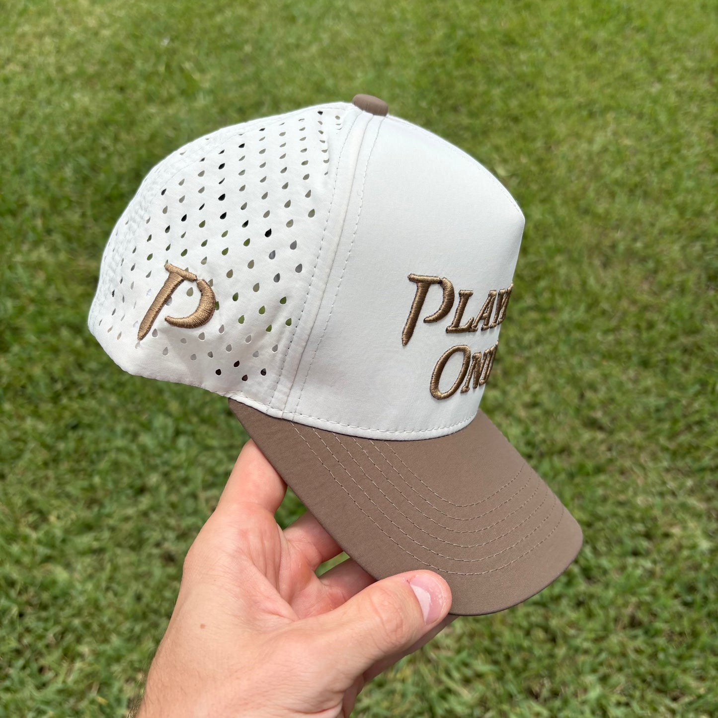 TWO-TONE HAT - DIVOT